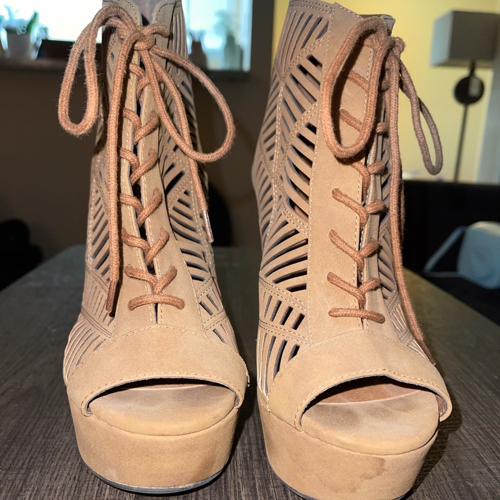 Shoes - Picture 2 of 5